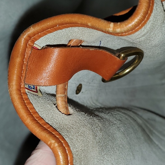 Dooney&BourkeVintageAWL White&Tan DrawstringBucketBag. TasselStyleDrawstring.EUC - Picture 9 of 16